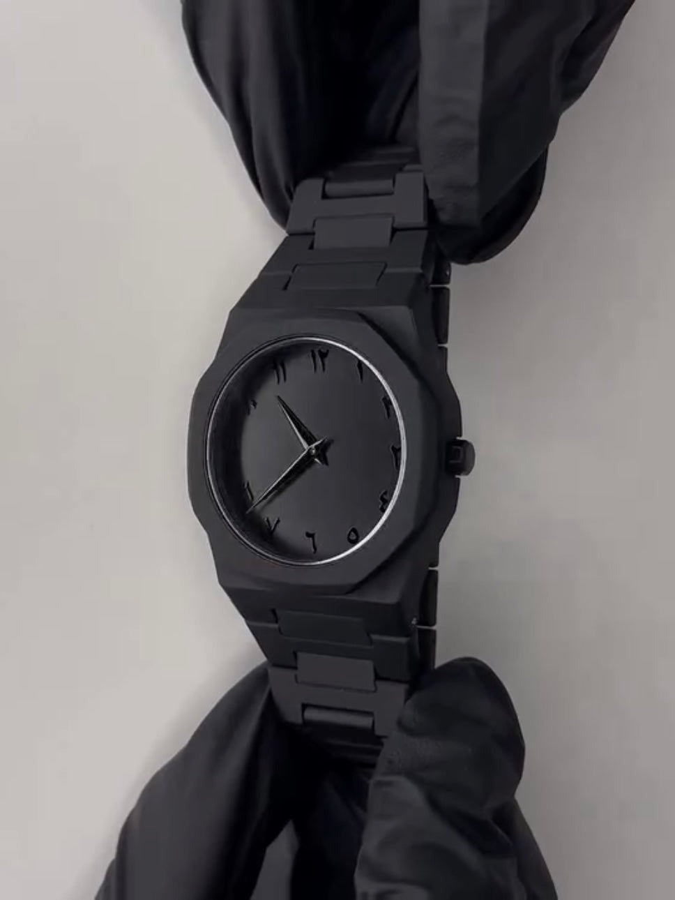 Full Black Aura watch